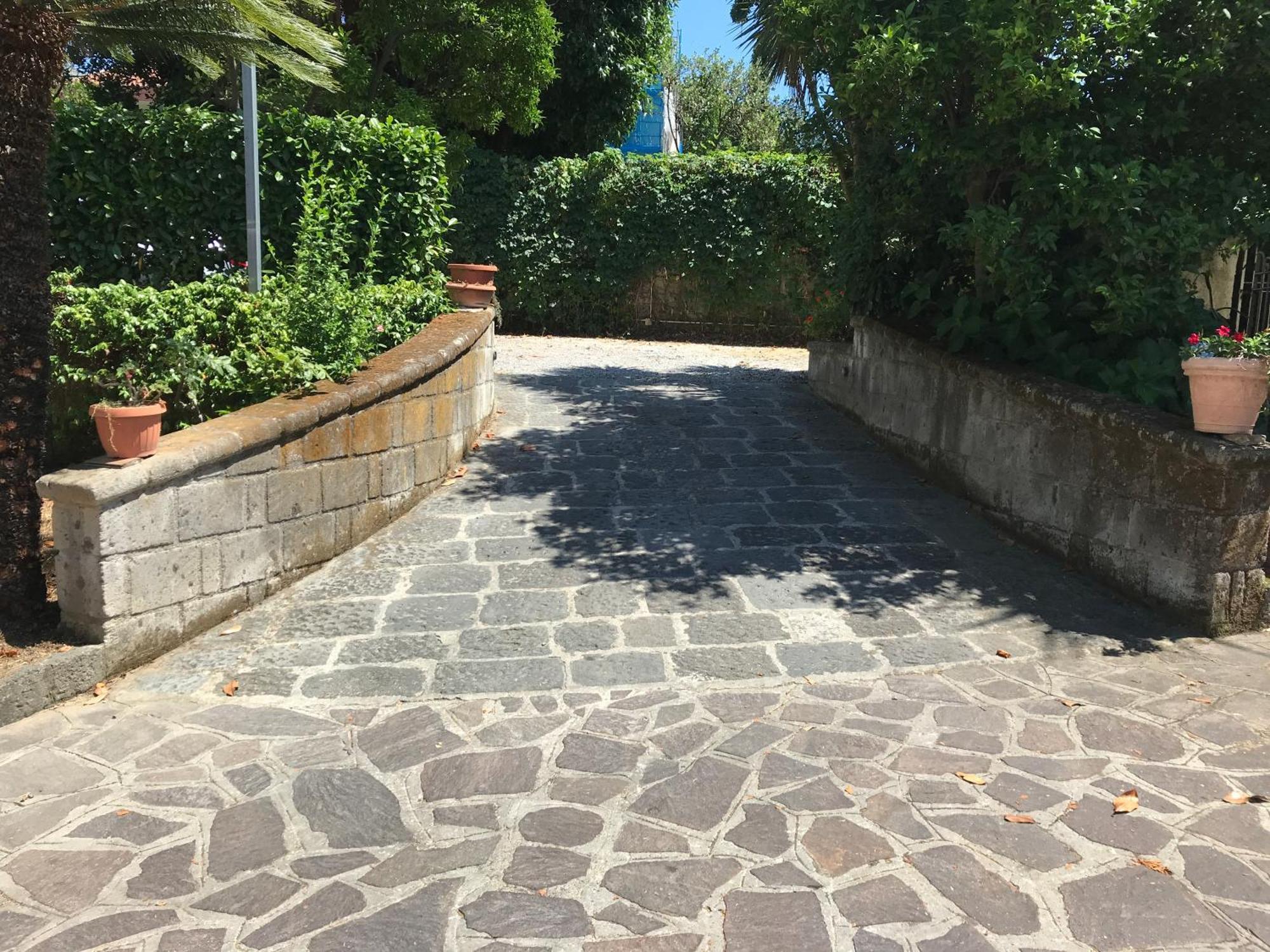 Villa Falconieri Sorrento Suite Сант'Анджелло Экстерьер фото