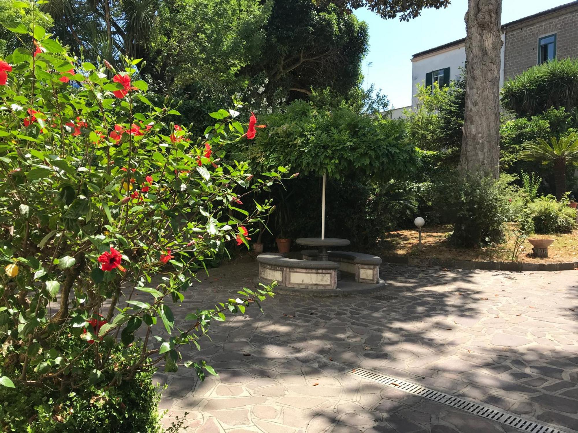 Villa Falconieri Sorrento Suite Сант'Анджелло Экстерьер фото